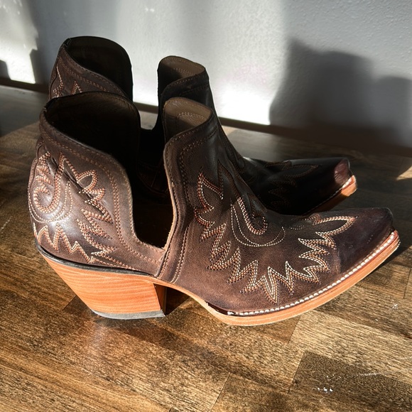 Ariat Shoes - Women’s Ariat Dixon Boots